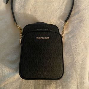 Michael kors crossbody